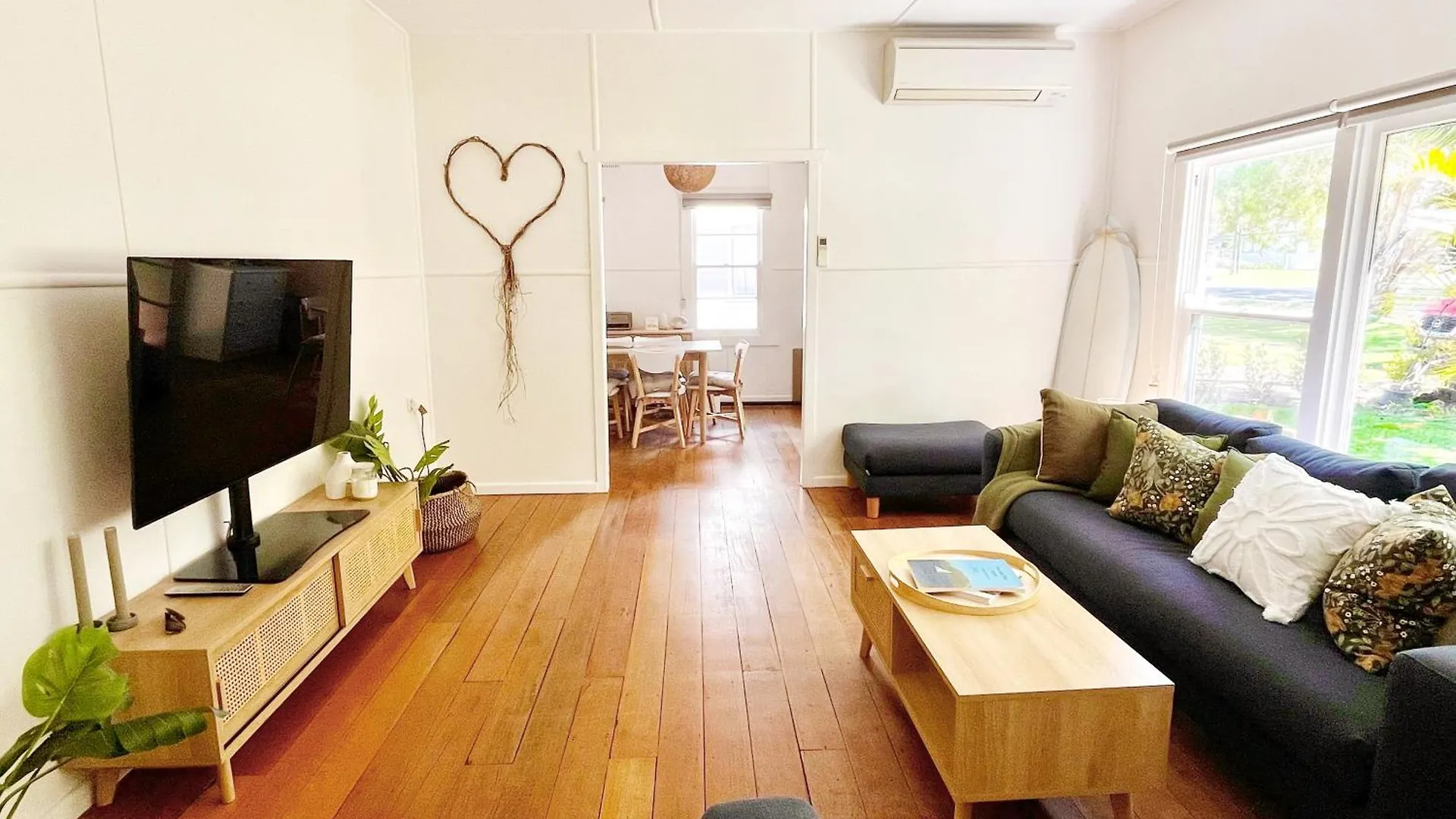 Charlie'S Beach House Australia